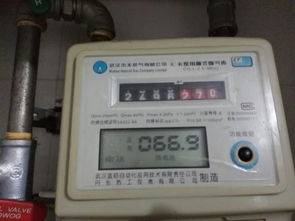 誰知道天然氣開關(guān)怎么開,我把閥門全朝下了,也沒開,這么怎么回事,急需 感謝大家 問問